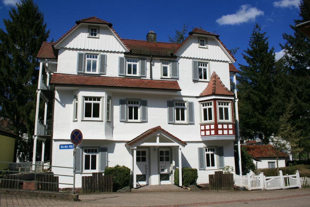Gaestehaus Villa Lina Bad Herrenalb Exteriör bild