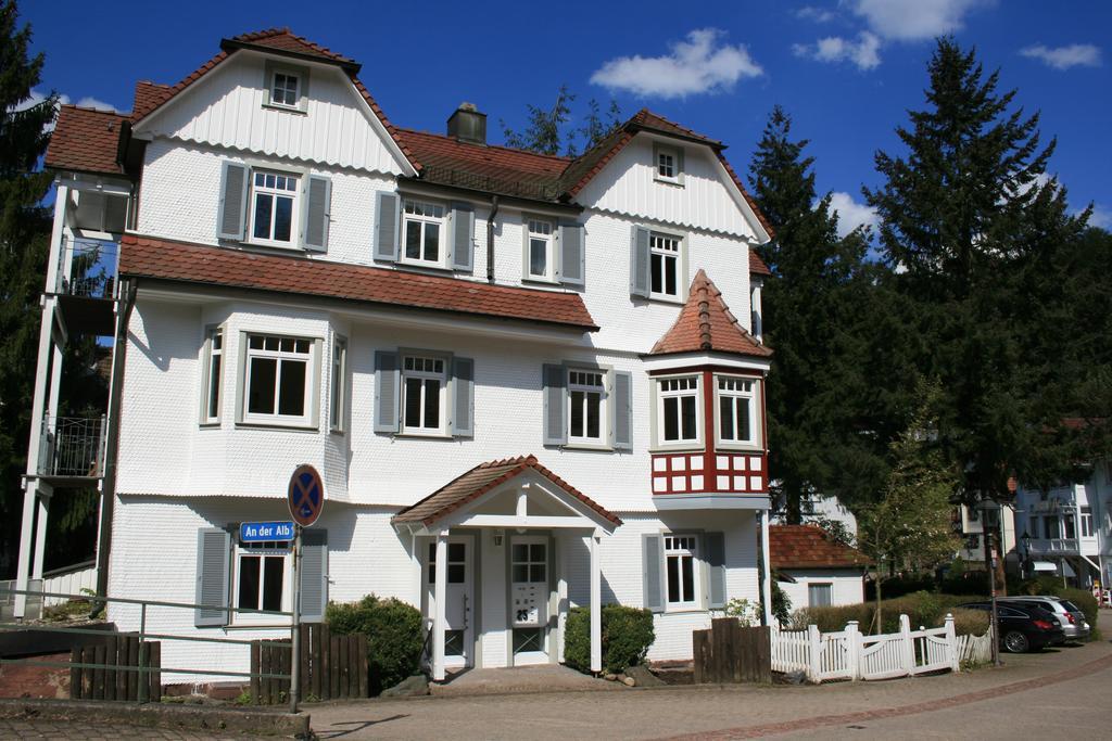 Gaestehaus Villa Lina Bad Herrenalb Exteriör bild